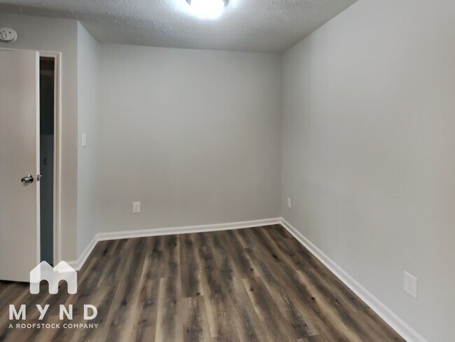 Photo - 2310 Ramblewood Cir