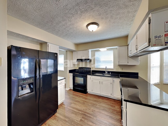 Photo - 1466 Cinnamon Dr