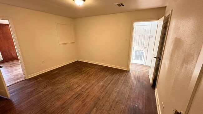 Photo - Cute 4 Bedroom Home!