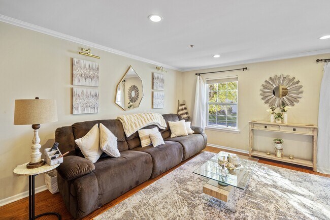 Photo - 3202 Appleton Way