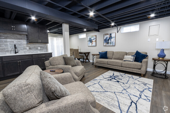 Building Photo - Walnut Trail Rental