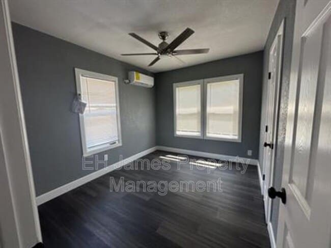 Photo - 2206 E 7th St