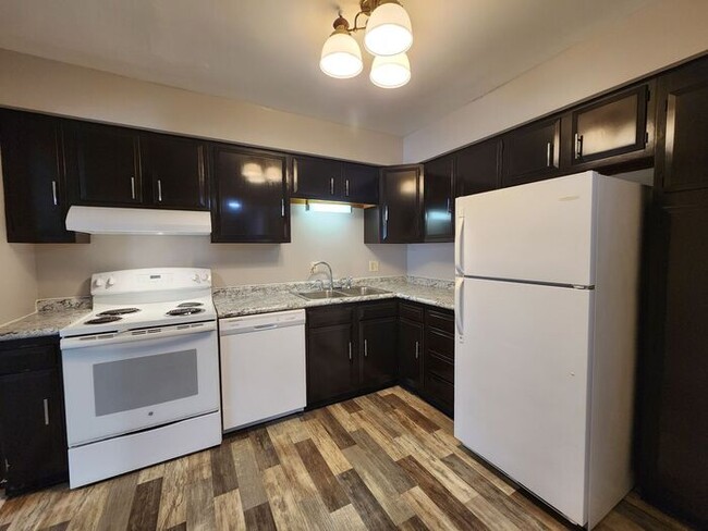 Photo - Large Townhome Apartment with 1 1/2 Baths and 2 Car Garage