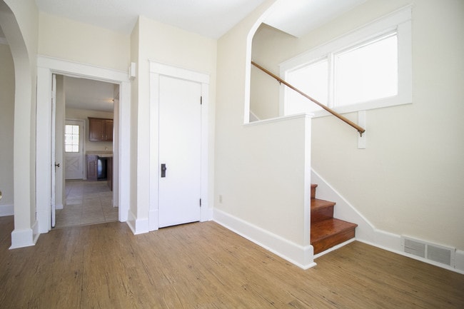 Photo - 140 Walnut St