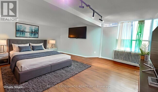 Photo - 180 Markham Rd Unité 921