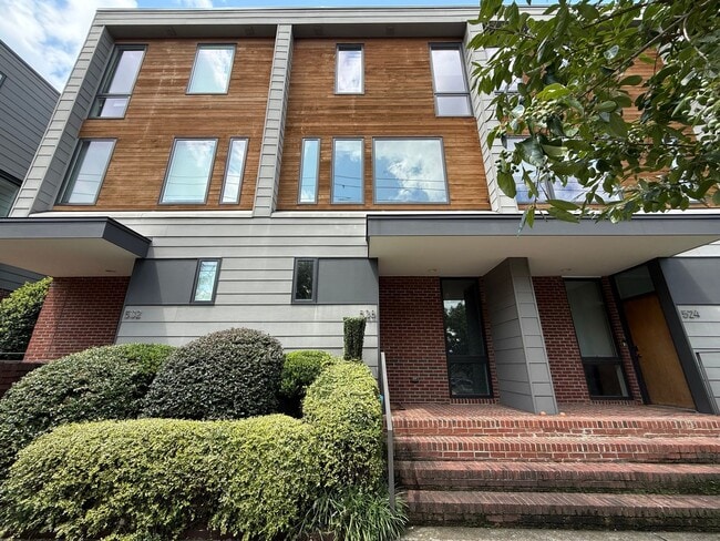 Building Photo - Premier 2BD, 2.5BA Downtown Raleigh Townho... Rental