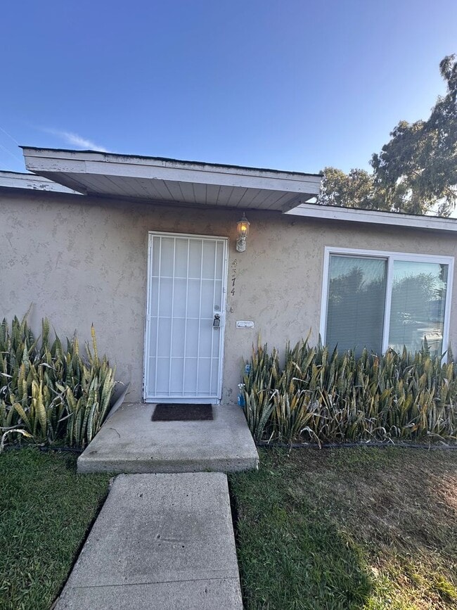 Photo - CLAIREMONT MESA BLVD Duplex Unidad 4574