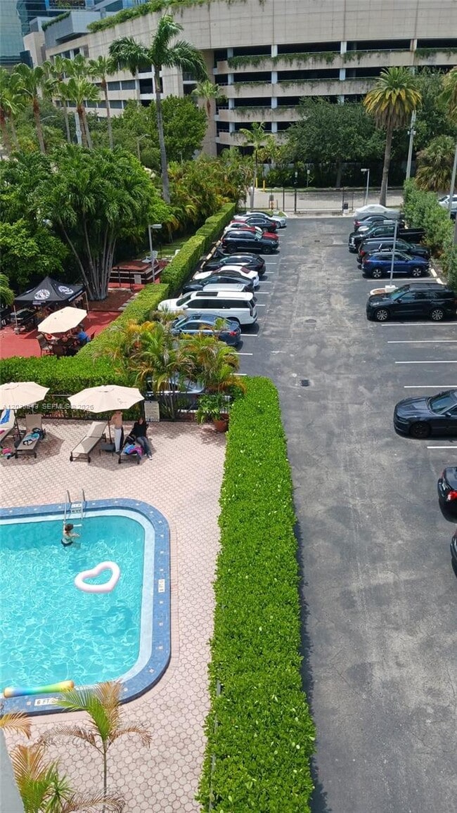 Building Photo - 1440 Brickell Bay Dr Unit 509