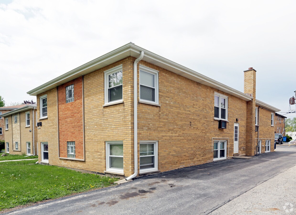 Photo - 618 S Wisconsin Ave