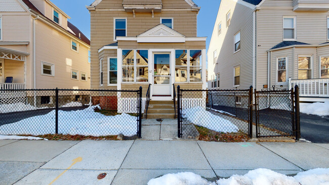 Photo - 62 Saunders St