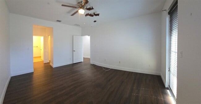 Photo - 929 SW 147th Ave