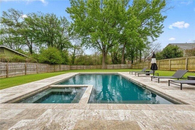 Photo - 2975 Osborne Rd NE