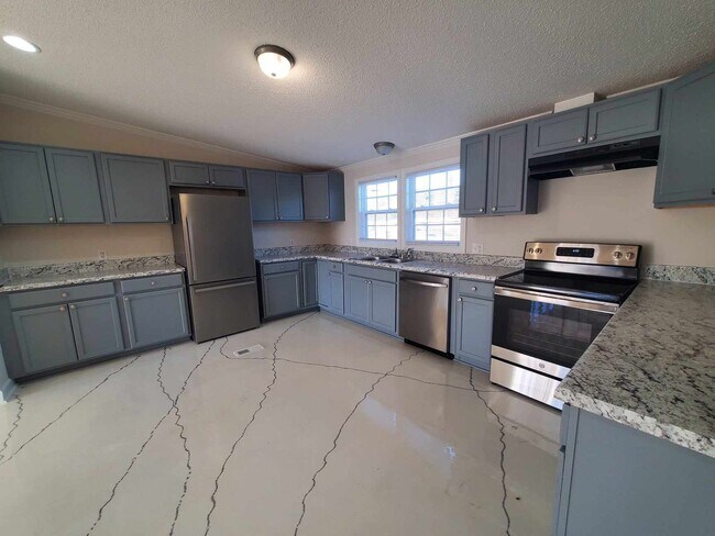 Photo - Recently renovated 3 bedroom in Stedman!