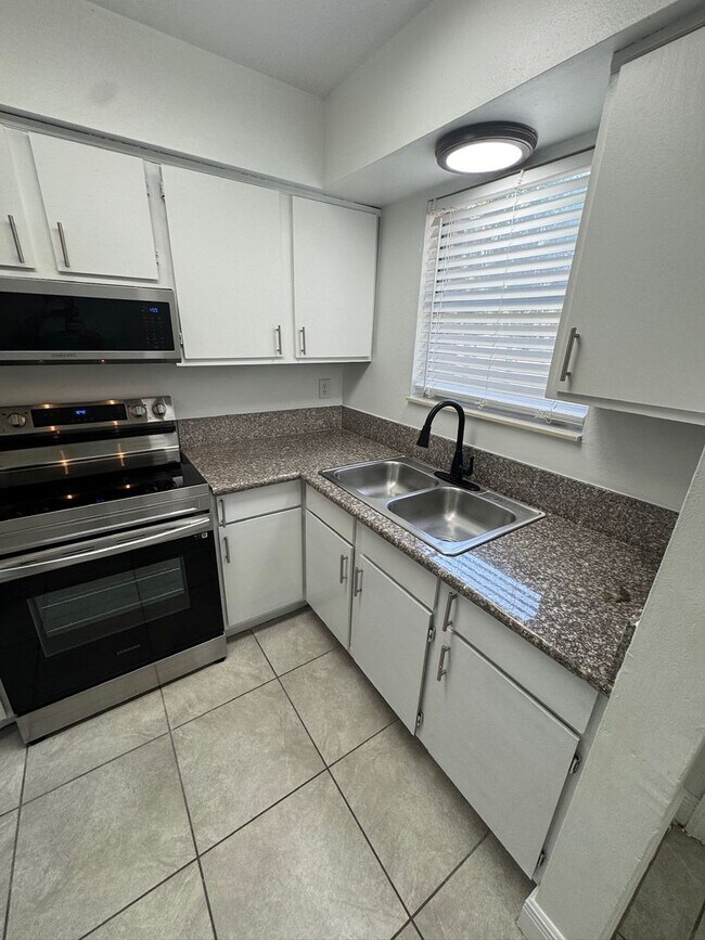 1197 Bentley Rd Unit 2