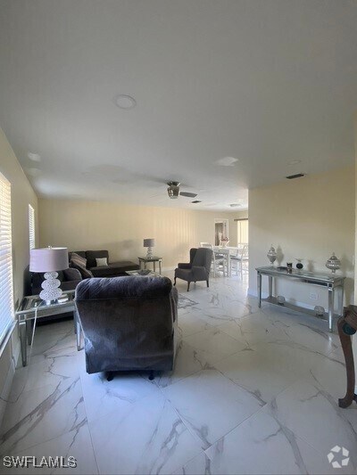 Building Photo - 102 SE 43rd Terrace Rental
