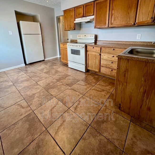 Photo - 2522 Semken Ave