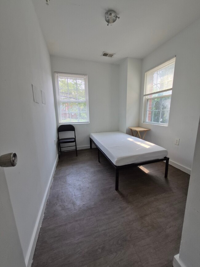 113 Wayne Pl SE