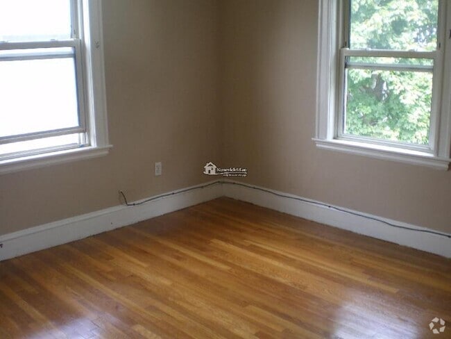 Building Photo - 61 Putnam St Unit 2 Rental