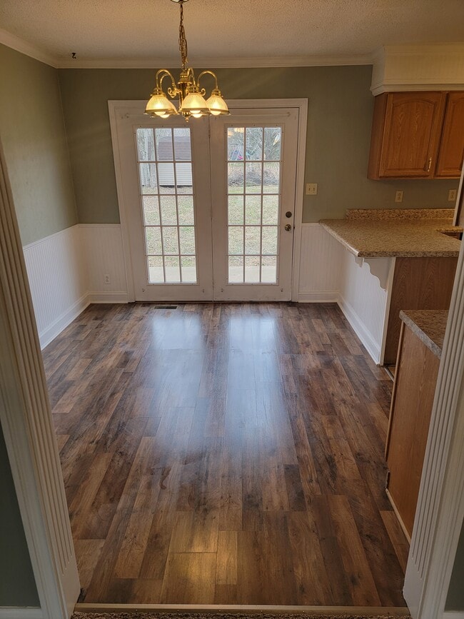 Photo - 3103 Larson Ln