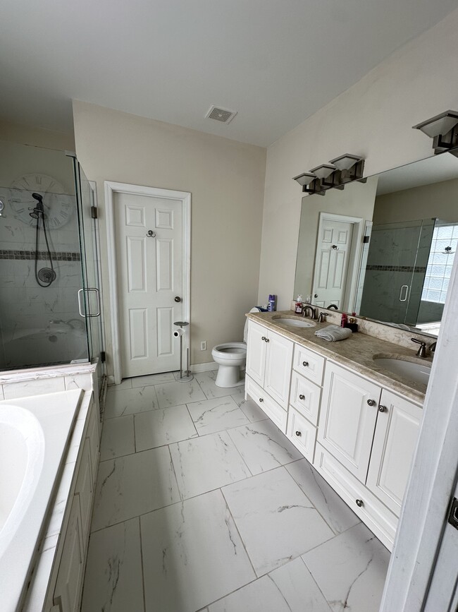 Photo - 184 W Commons Dr