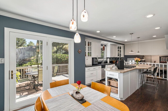 Photo - 705 Grey Eagle Cir N