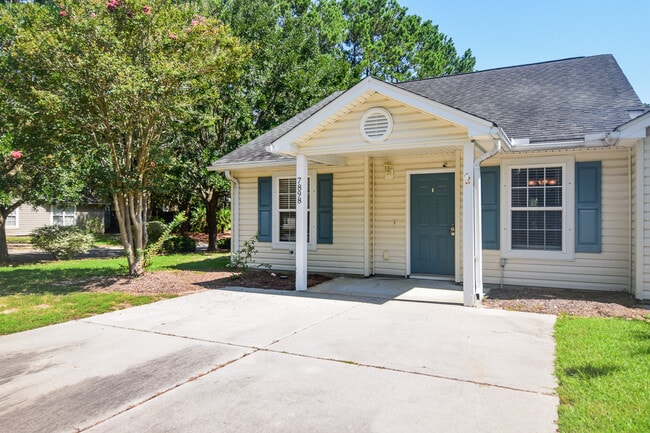 Building Photo - 7898 Montview Rd Rental
