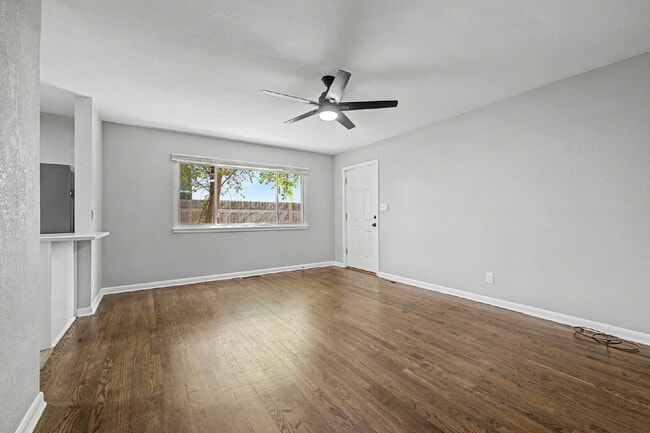 2912 S Delaware St