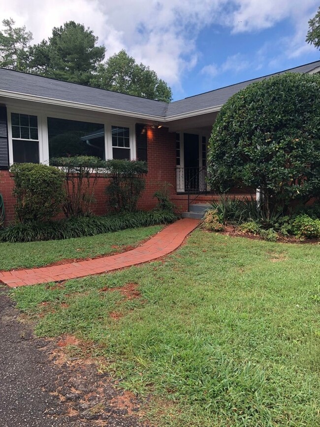 Photo - 3224 Robinhood Rd