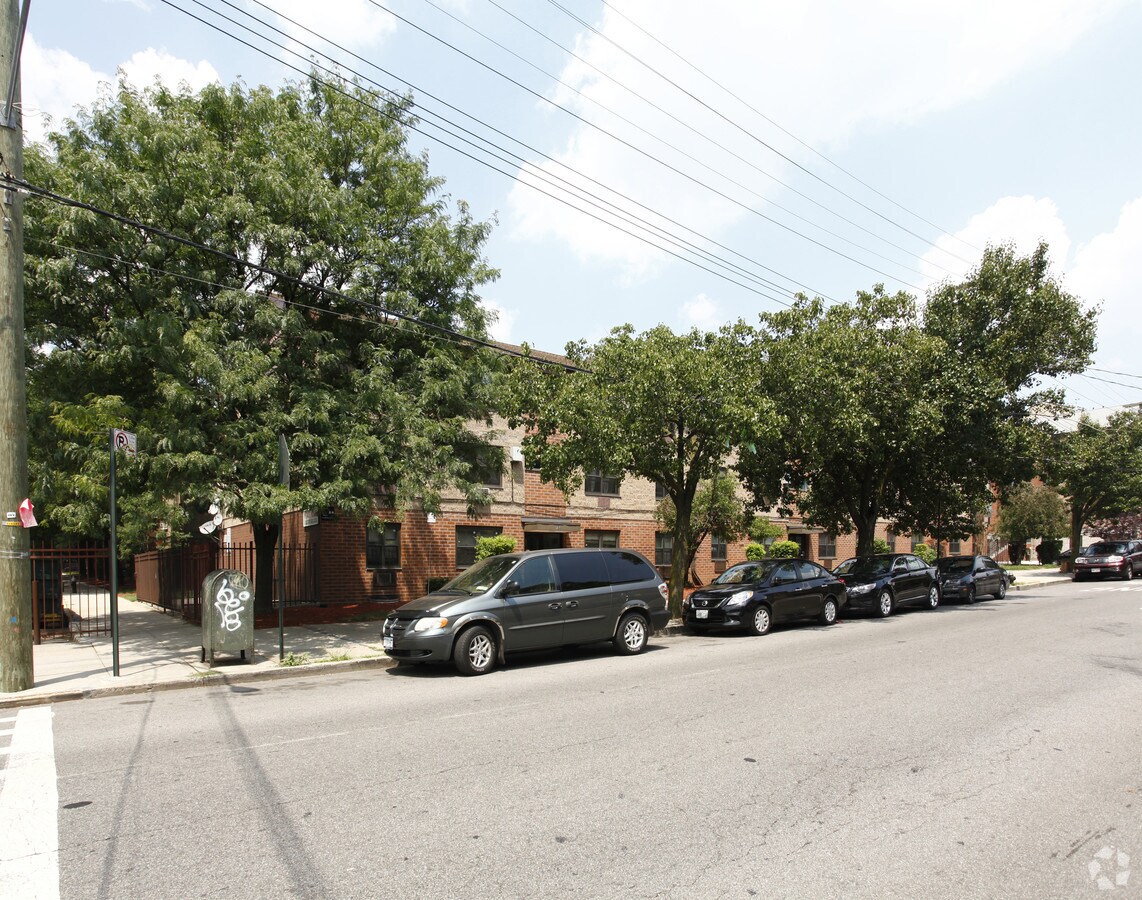 Photo - Newport Gardens