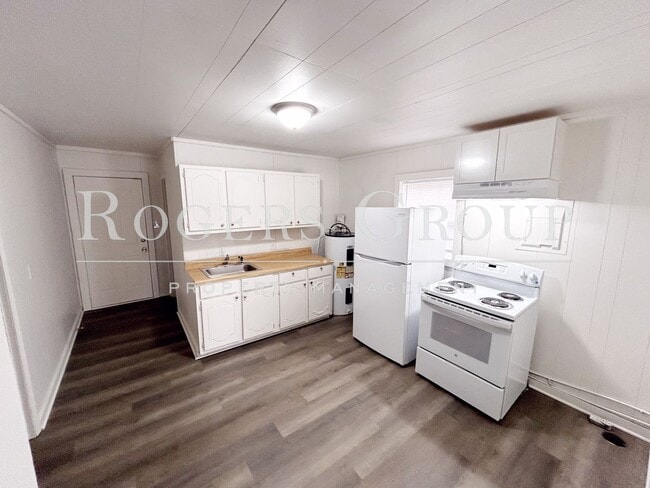 Photo - 710 Gordon St