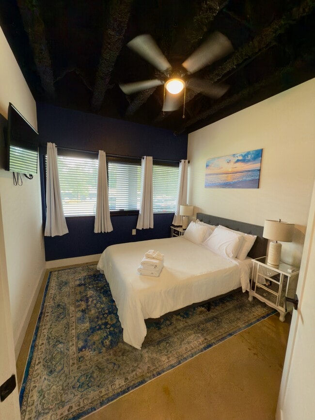 Building Photo - 293 Plus Park Blvd Unit 106