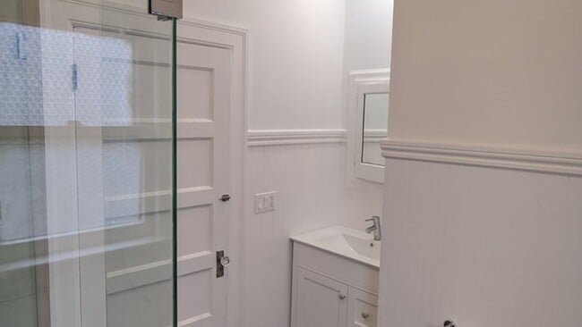 Vista del baño 2 - 535 30th St