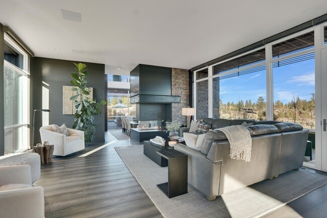 Photo - Contemporary Fully Furnished Four Bed Four Bath Masterpiece in Tetherow