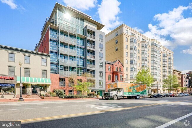 Building Photo - Stunning 1,300 Square Foot Two Bedroom W/ ... Rental