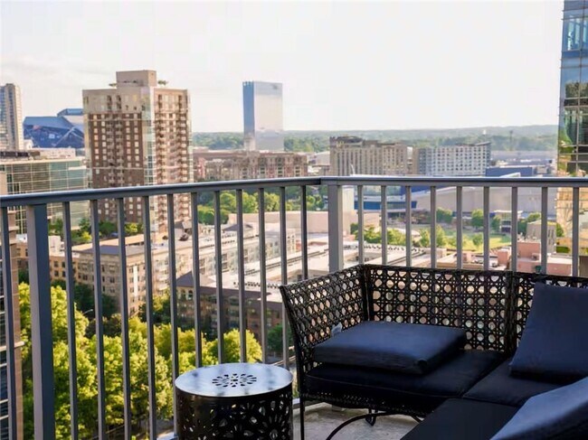 400 W Peachtree St NW Unit 2006