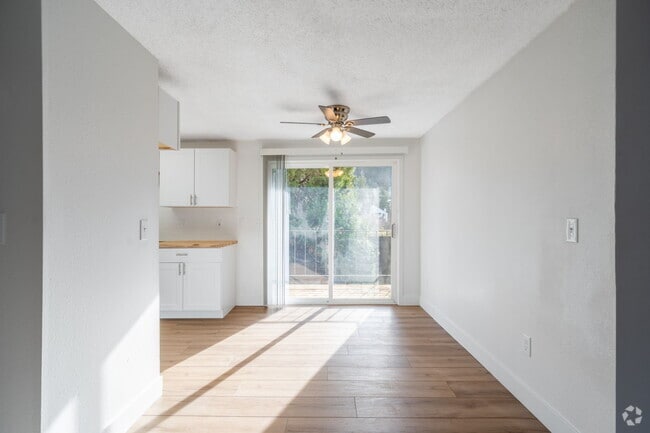 Building Photo - 159 SW Florence Ave Unit 59 Rental