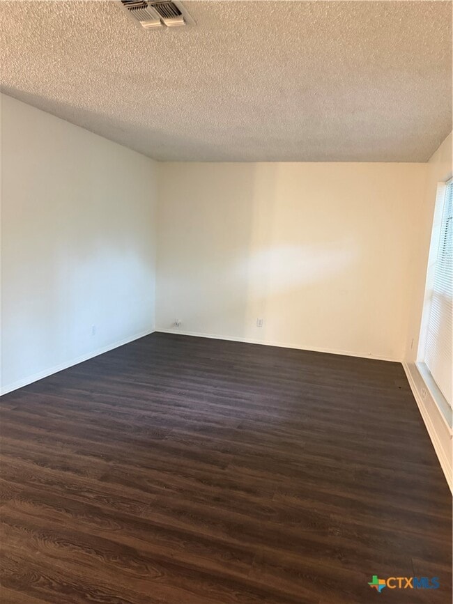 Photo - 1513 Shannon Cir