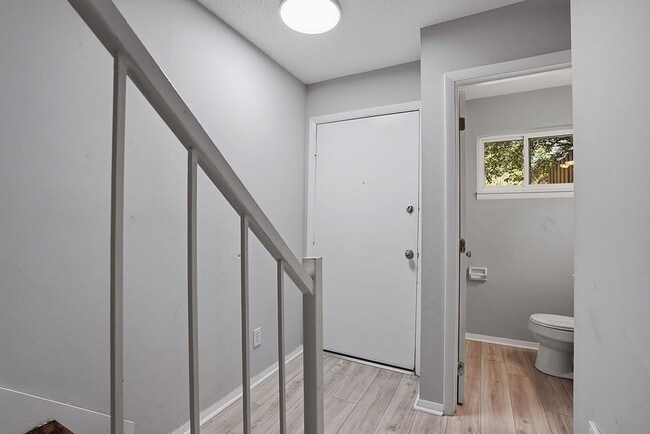 Photo - MINUTES to UNC!! 2 Bed 2.5 Bath Townhome - FURNISHED!  $500 Move in Incentive! Unit A9