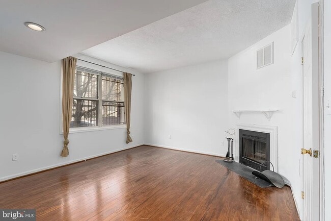 Photo - 1830 California St NW Unidad 1
