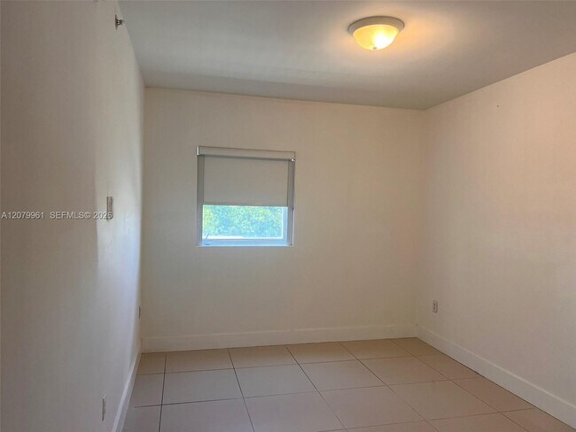 Photo - 2300 NW 7th St Unit 504