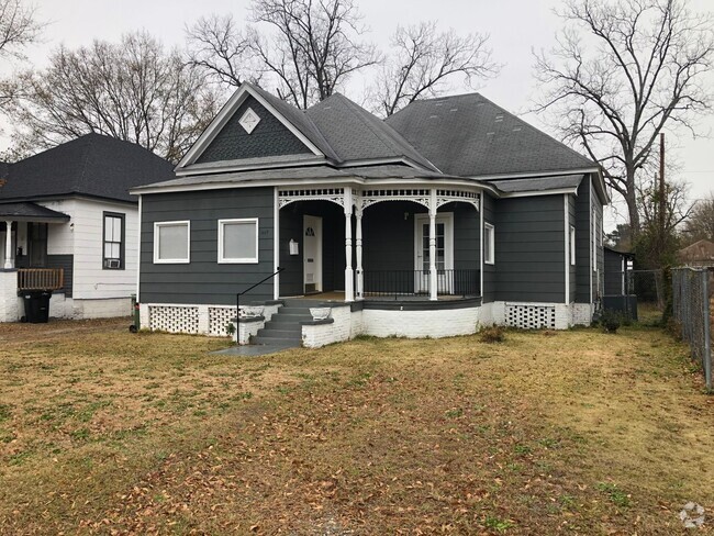 Building Photo - 1117 19th St Rental