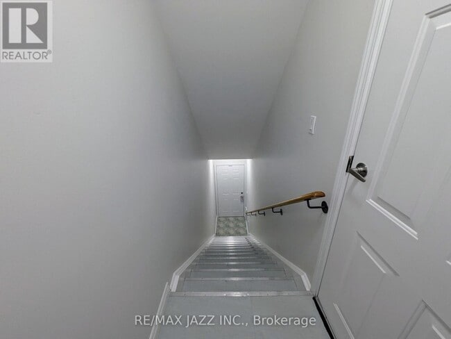 Photo - 770 King St E Unit 202