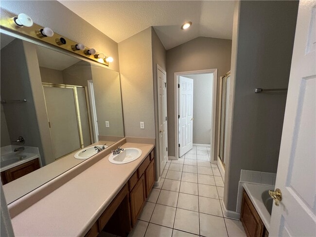 Photo - 1308 Hunter Ridge