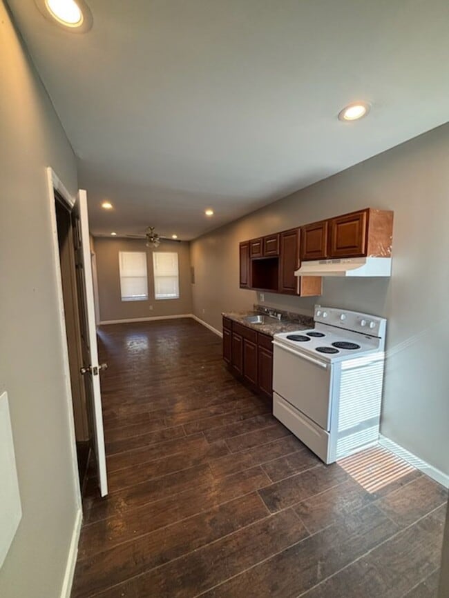 Building Photo - Spacious 2-Bedroom, 2-Bath Single-Family Home in Kensington – Available Now!