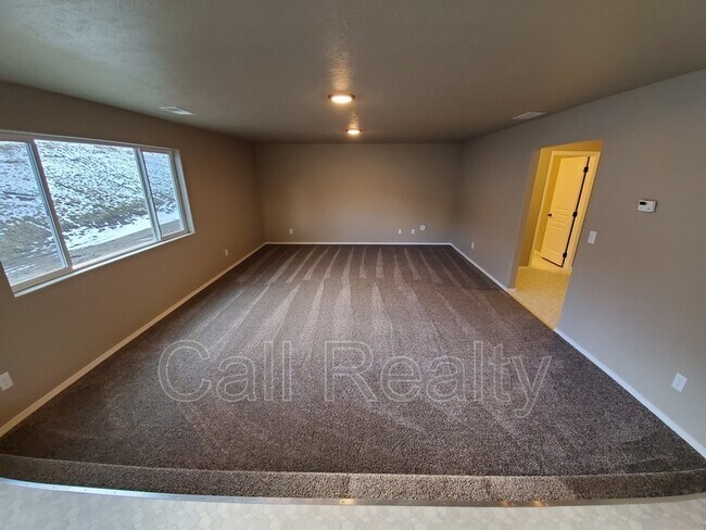 Photo - 18208 E Selkirk Ests Rd