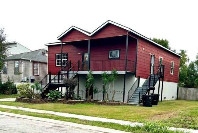 Building Photo - 2458 Athis St Rental