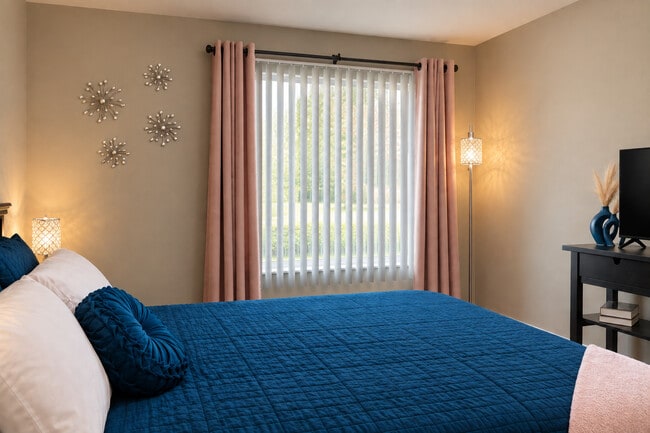 Guest bedroom