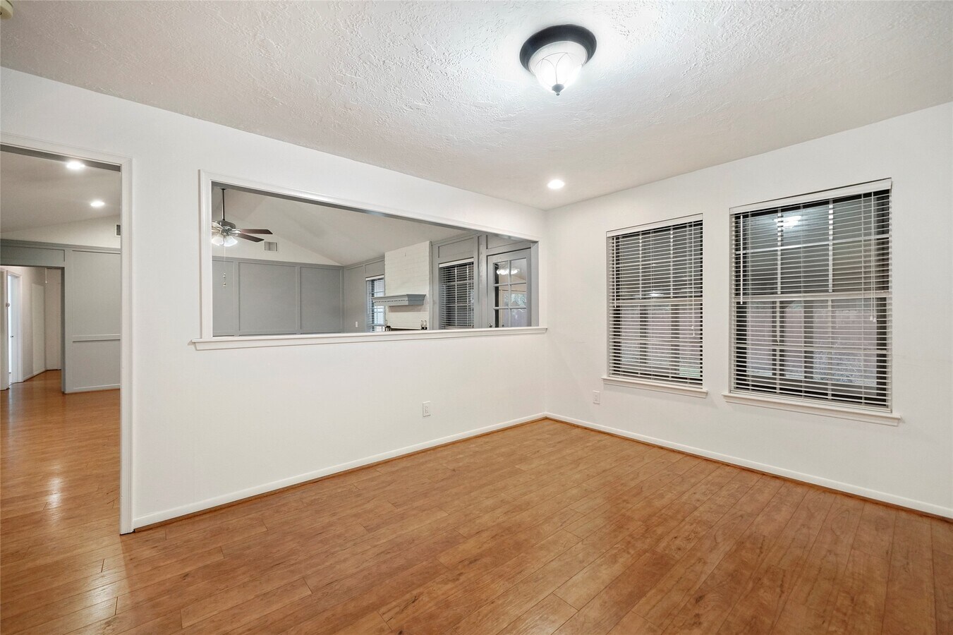 Photo - 523 S Rivershire Dr