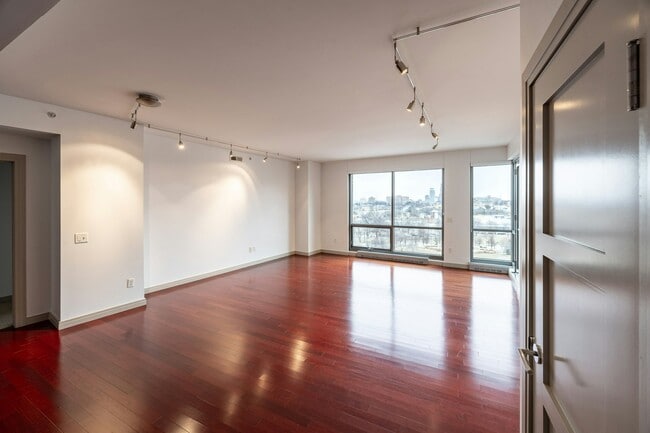 Building Photo - 200 S 31st Ave Unit 4605