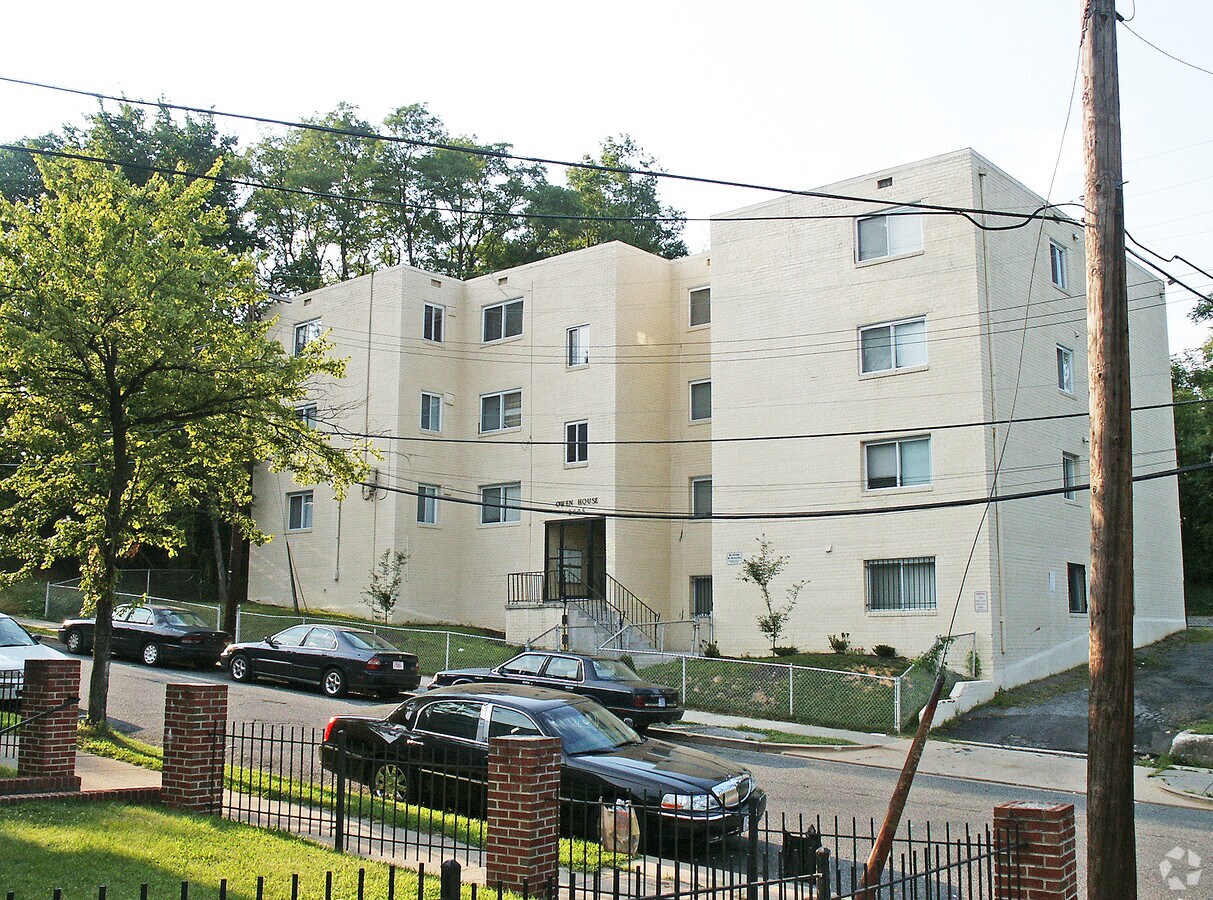 Photo - 2605 Bowen Rd SE Apartments